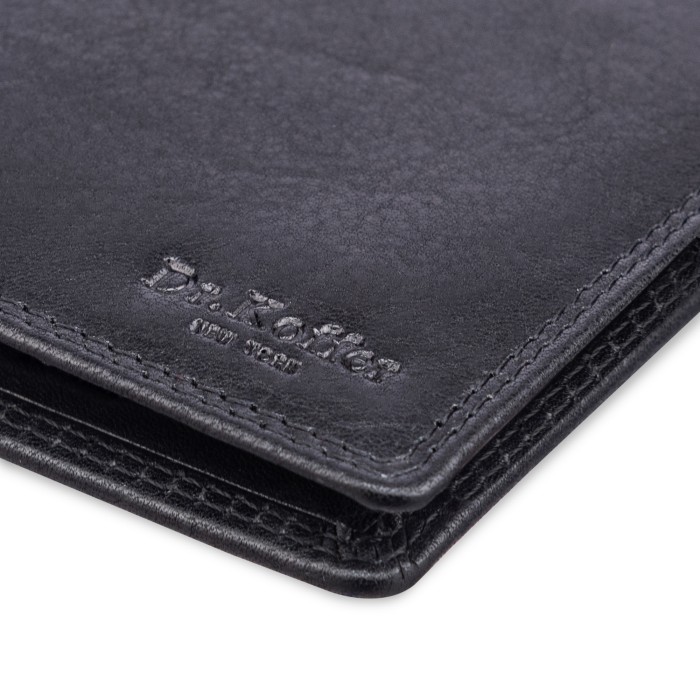 Товар черного цвета с внутренней стороны