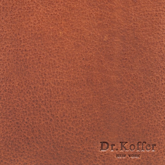 Товар коричневого цвета с внутренней стороны