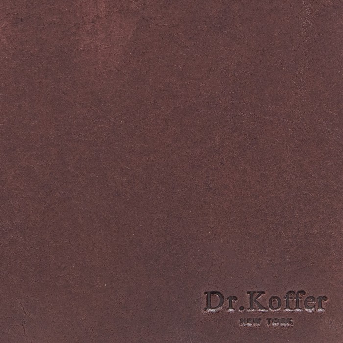 Товар коричневого цвета с внутренней стороны