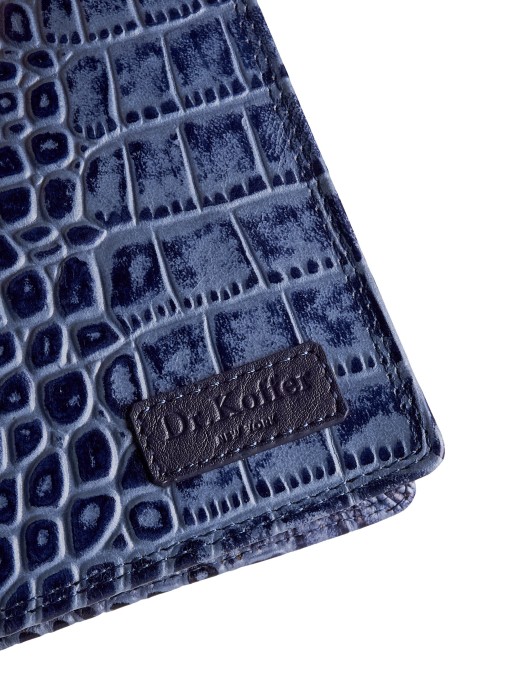 Товар фиолетового цвета с внутренней стороны