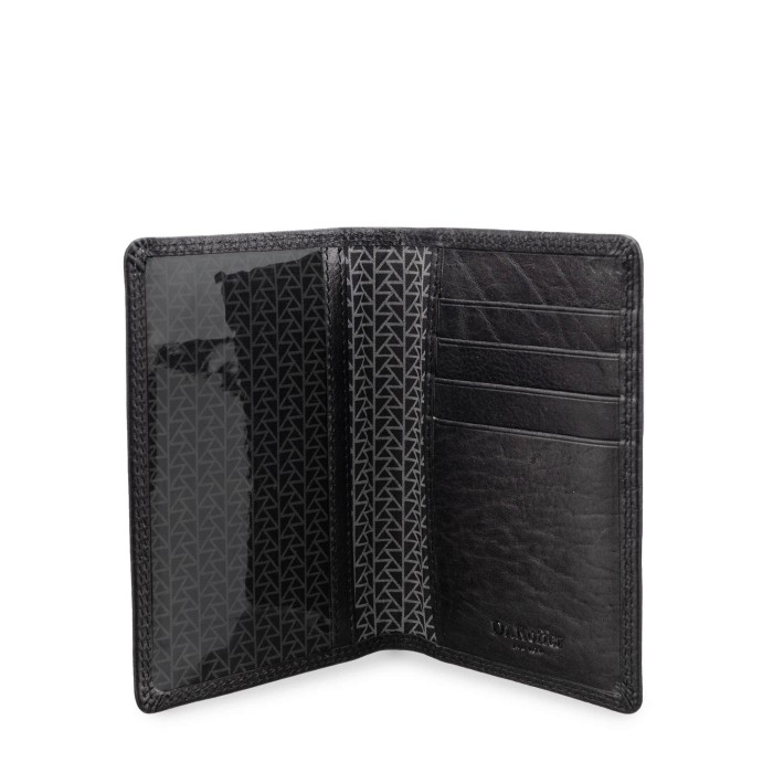 Товар черного цвета с внутренней стороны