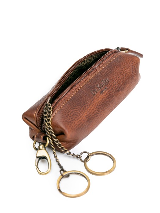 Товар коричневого цвета с внутренней стороны