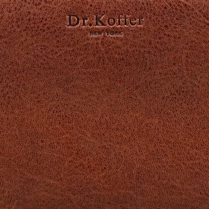 Товар коричневого цвета с внутренней стороны