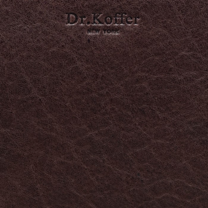 Товар коричневого цвета с внутренней стороны