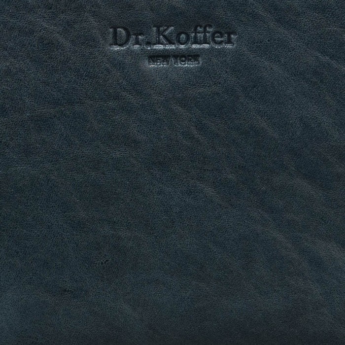 Товар синего цвета с внутренней стороны