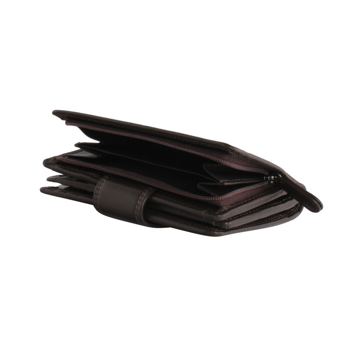 Товар коричневого цвета с внутренней стороны