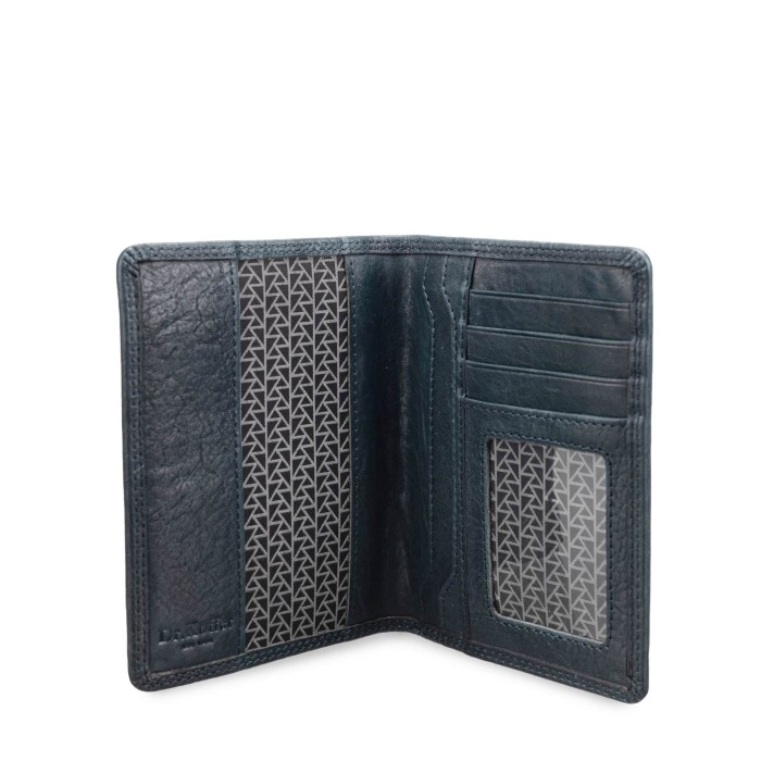 Товар синего цвета с внутренней стороны