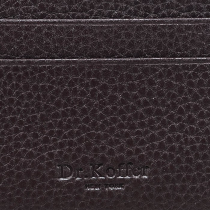 Товар коричневого цвета с внутренней стороны