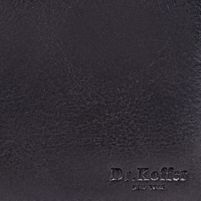 Товар черного цвета с внутренней стороны