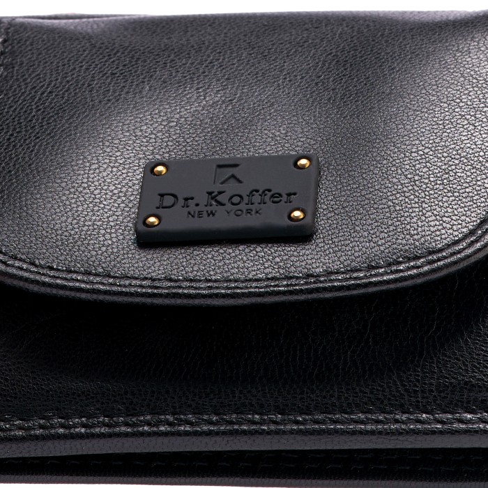 Товар черного цвета с внутренней стороны