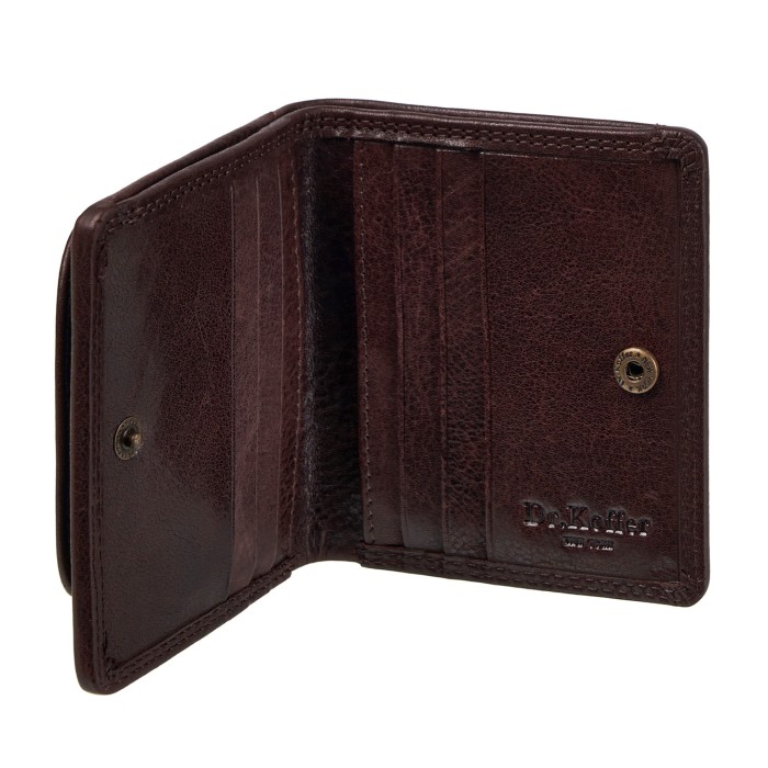 Товар коричневого цвета с внутренней стороны