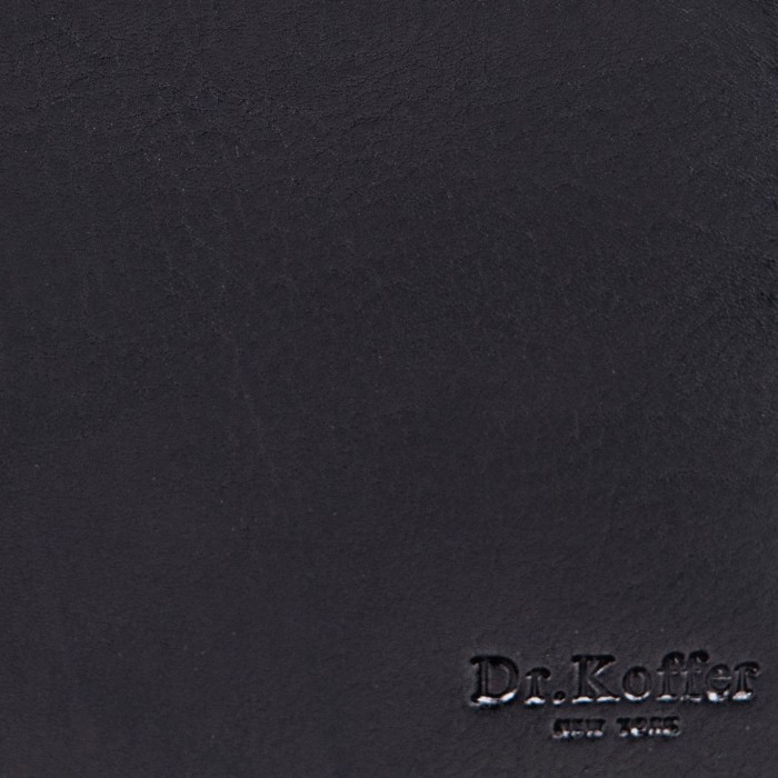 Товар черного цвета с внутренней стороны