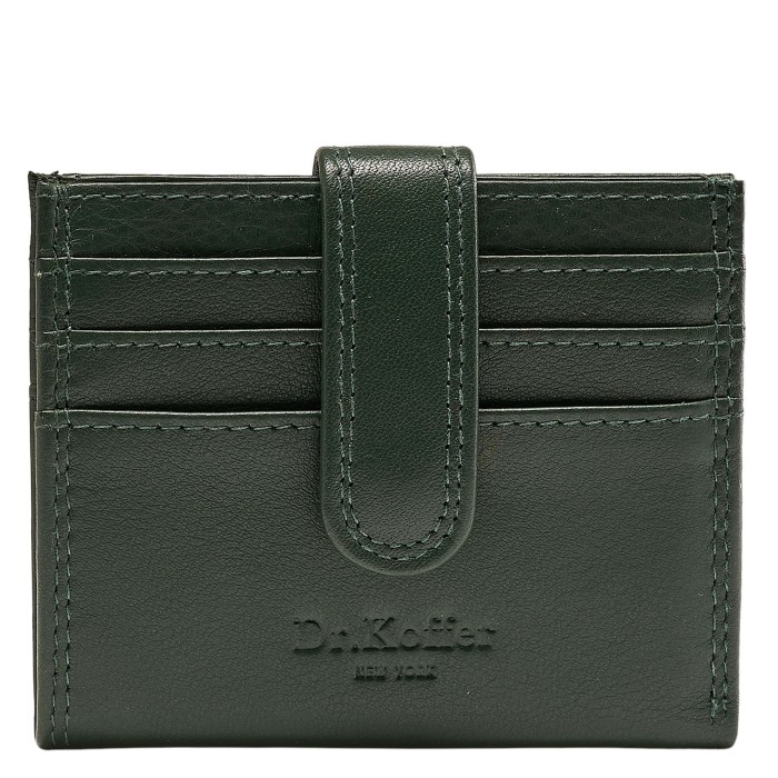 Товар зеленого цвета с внутренней стороны