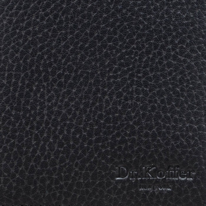 Товар черного цвета с внутренней стороны