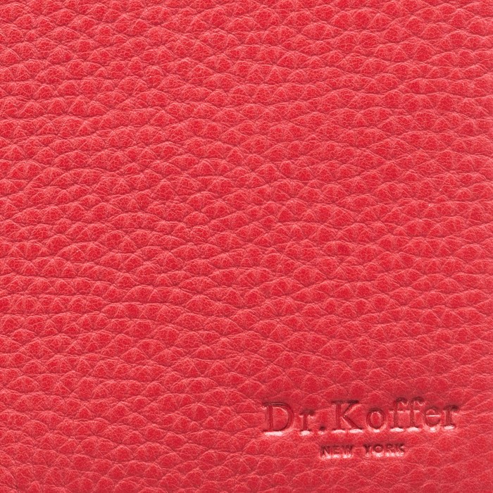 Товар красного цвета с внутренней стороны