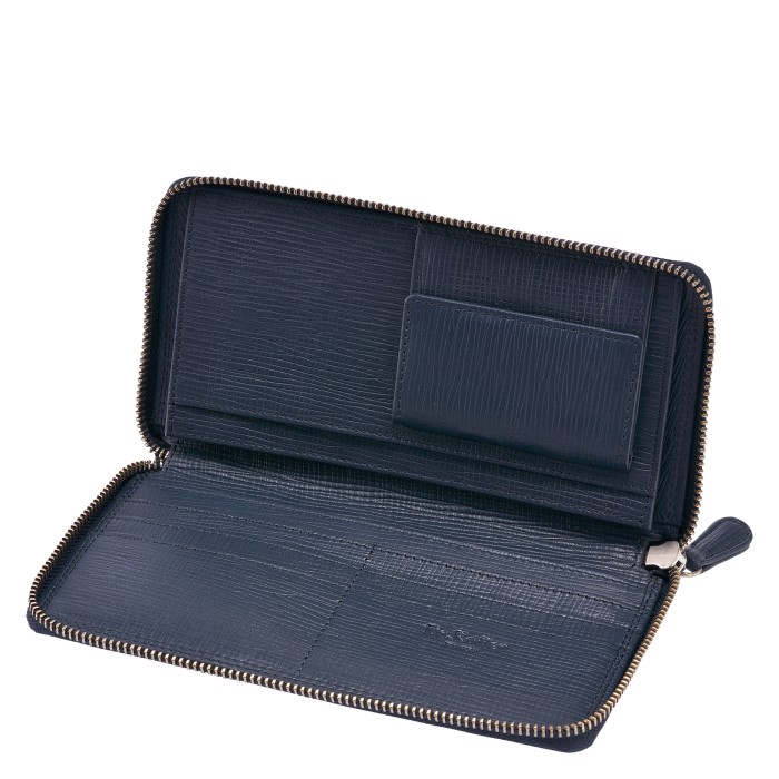 Товар синего цвета с внутренней стороны