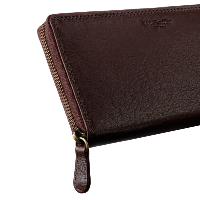 Товар коричневого цвета с внутренней стороны