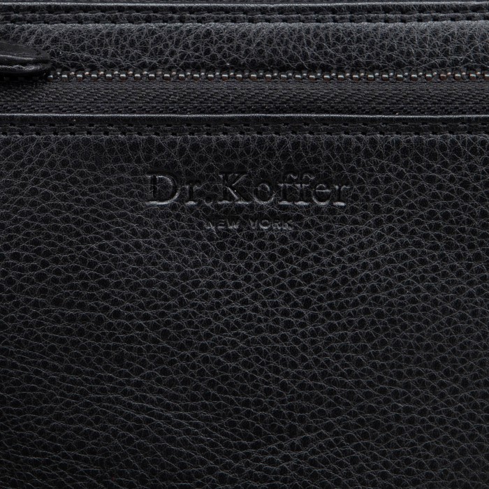 Товар черного цвета с внутренней стороны