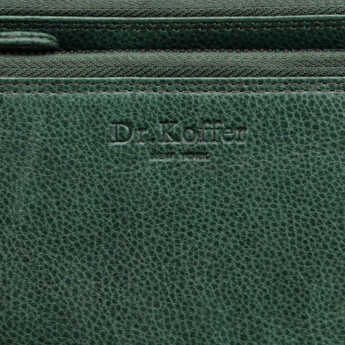 Товар зеленого цвета с внутренней стороны