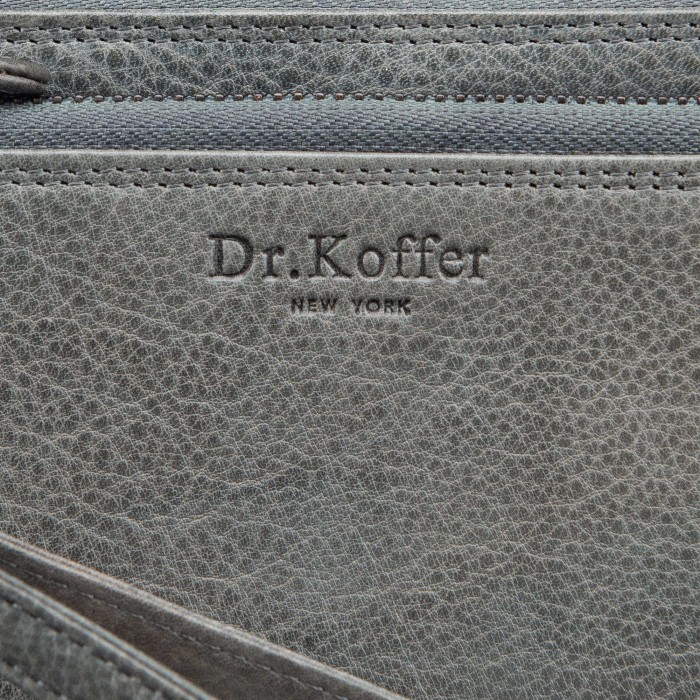 Товар серого цвета с внутренней стороны