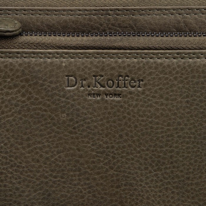 Товар зеленого цвета с внутренней стороны