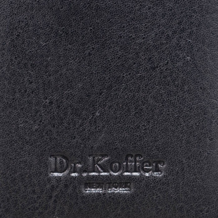 Товар черного цвета с внутренней стороны