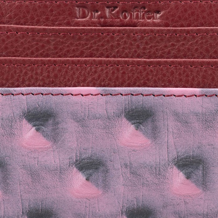 Товар розового цвета с внутренней стороны