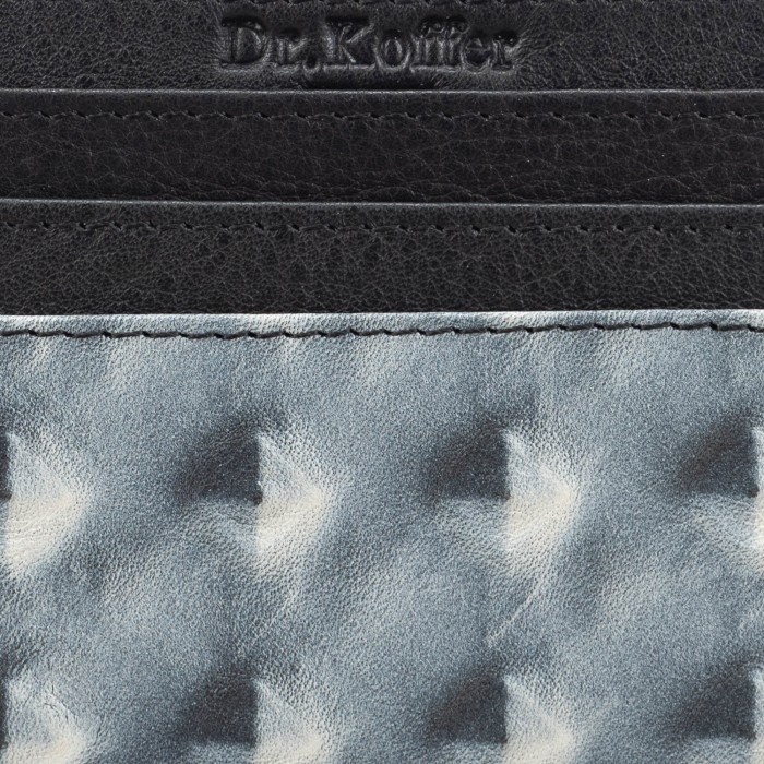 Товар серого цвета с внутренней стороны