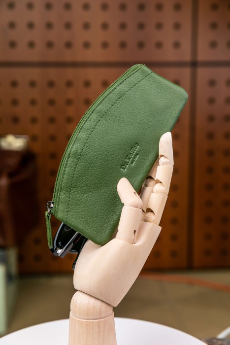 x510487-44-65 очечник из льна спереди