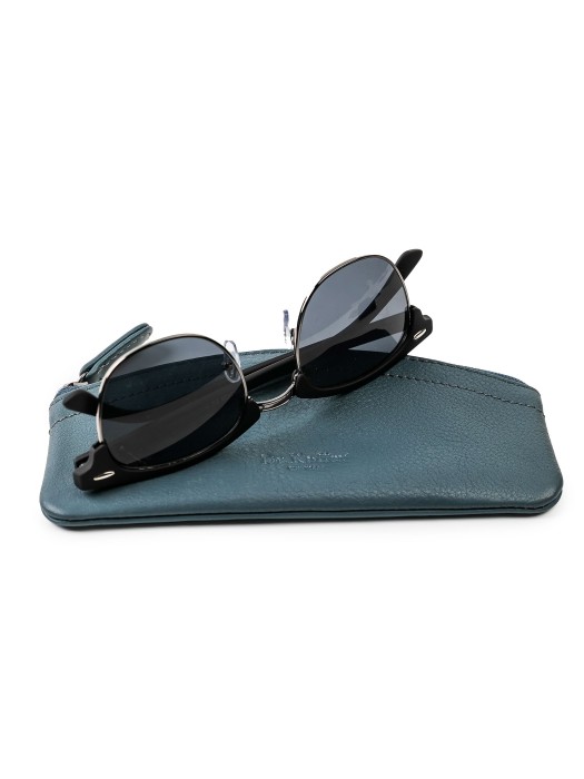 x510487-44-70 очечник из кожи спереди