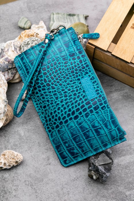 Товар синего цвета с внутренней стороны