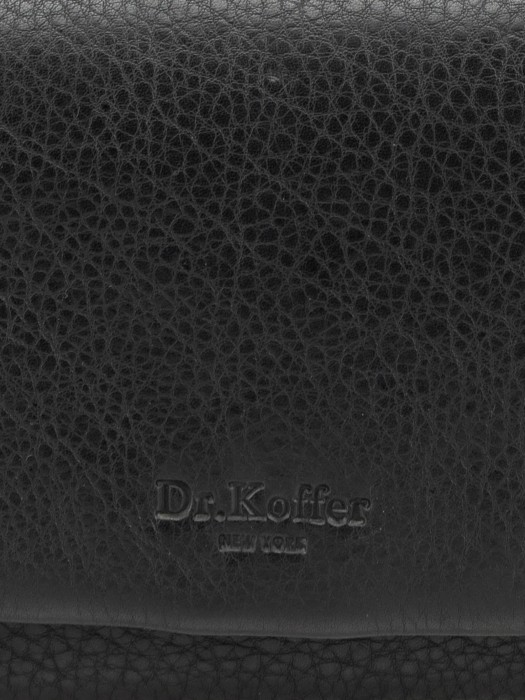 Товар черного цвета с внутренней стороны