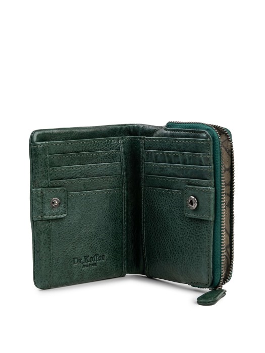 Товар зеленого цвета с внутренней стороны