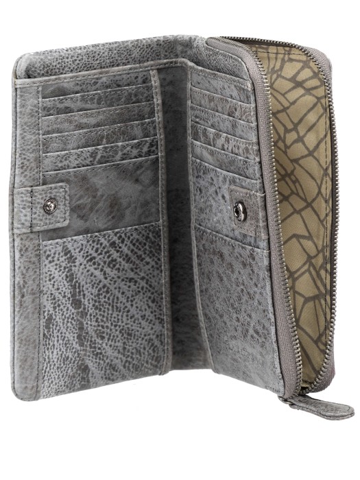 Товар серого цвета с внутренней стороны