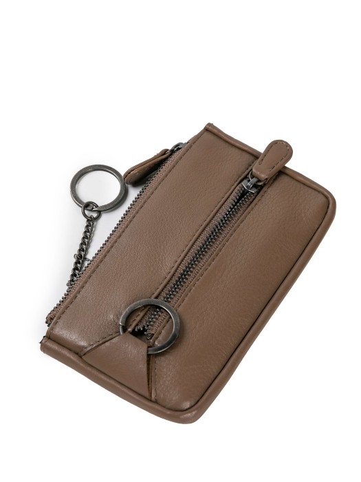 Товар бежевого цвета с внутренней стороны