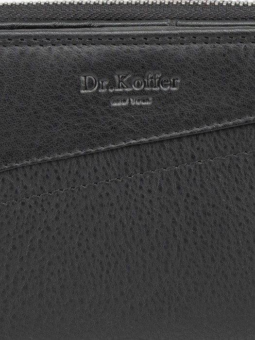 Товар черного цвета с внутренней стороны