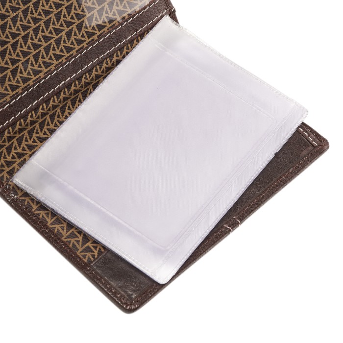 Товар коричневого цвета с внутренней стороны