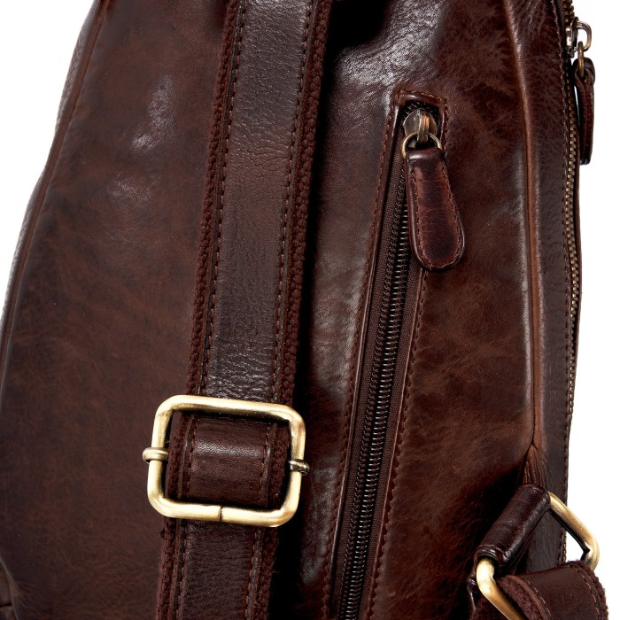 Товар коричневого цвета с внутренней стороны