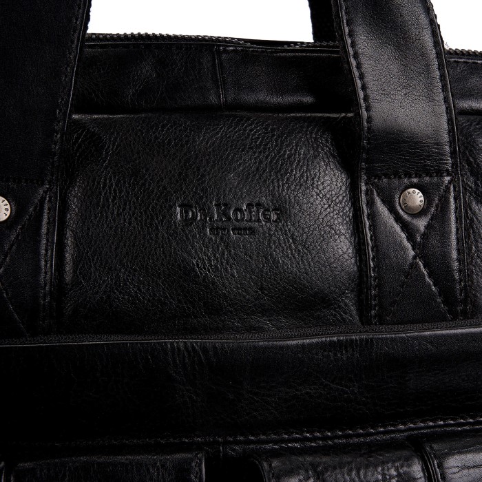 Товар черного цвета с внутренней стороны