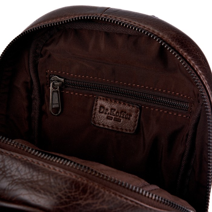 Товар коричневого цвета с внутренней стороны