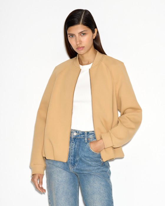 бомбер на молнии из футера фотография