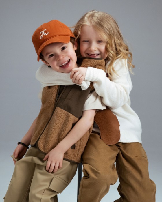 детский жилет unisex из флиса с меховым эффектом светло-коричневый фотография