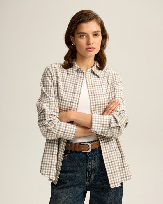 клетчатая рубашка из плотного хлопка фотография