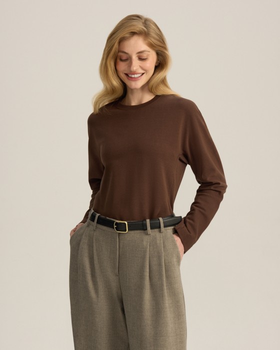 лонгслив с цельнокроеным рукавом фотография