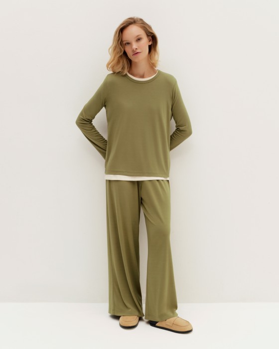 мягкие трикотажные брюки из модала фотография