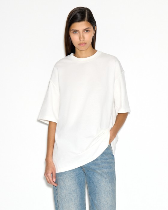 оверсайз футболка с акцентными швами из 100% хлопка фотография