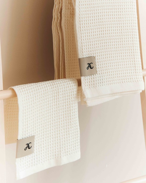 полотенце вафельное бежевый фотография