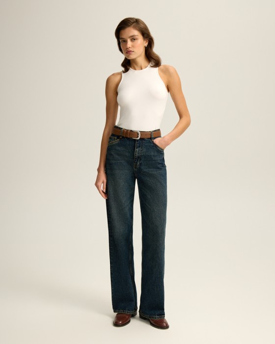 прямые джинсы с высокой посадкой фотография