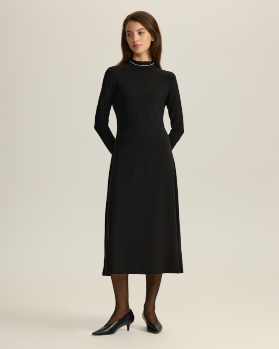 трикотажное платье со стойкой из тенселя с шерстью фотография