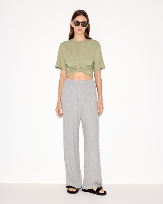 трикотажные брюки на резинке из района и спандекса фотография